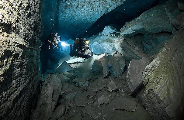 Самая большая подводная пещера в мире Орда