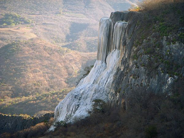 Застывший водопад Йэрве эль Агуа