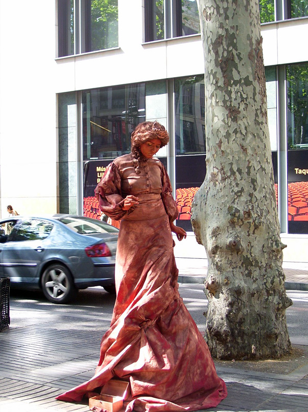 Живые статуи на улицах Европы