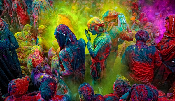 Фестиваль цвета Холи