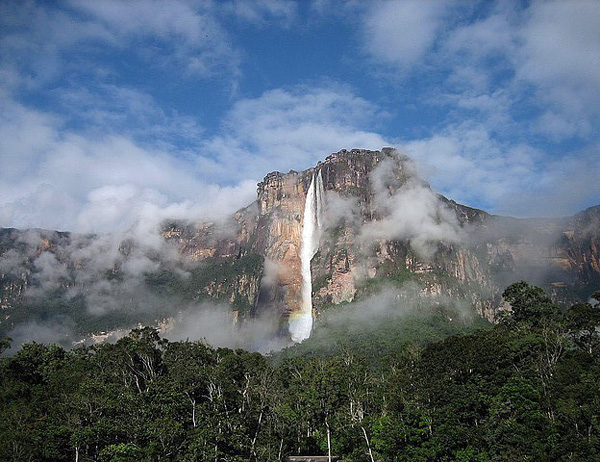 Самый высокий водопад планеты Анхель в Венесуэле
