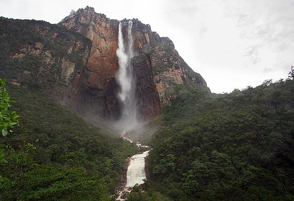 Самый высокий водопад планеты Анхель в Венесуэле
