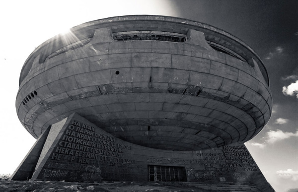 Бузлуджа мистический памятник коммунизму в Болгарии