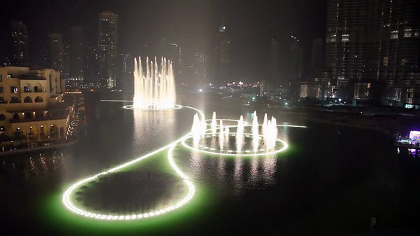 Самый большой музыкальный фонтан в мире в Дубае