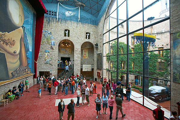 Театр-Музей Дали в Фигерасе