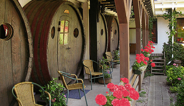 Необычный отель в винных бочках в Голландии