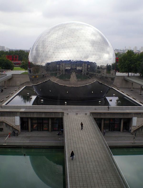Удивительный кинотеатр Жеод в Париже
