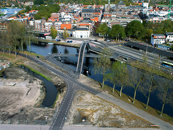 Мост Melkwegbridge в Пурмеренде