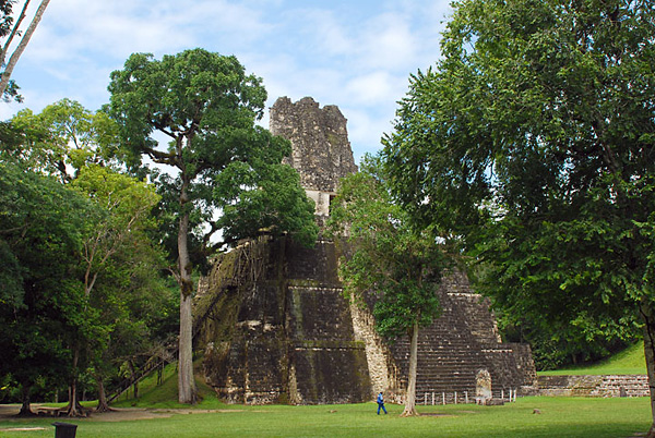 Крупнейший город цивилизации Майя Тикаль
