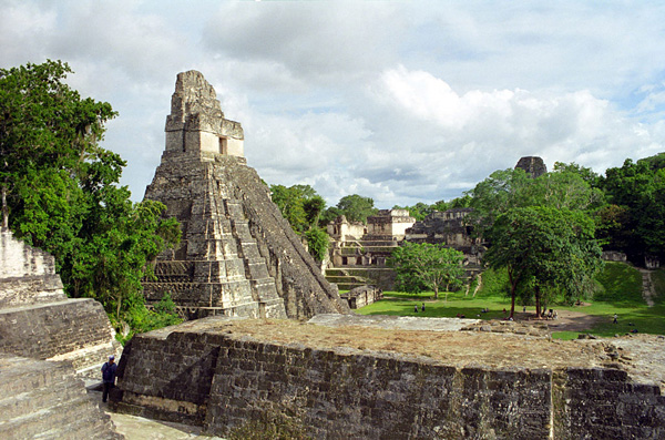 Крупнейший город цивилизации Майя Тикаль