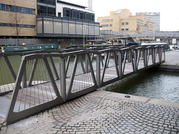 Скручивающийся мост в Лондоне