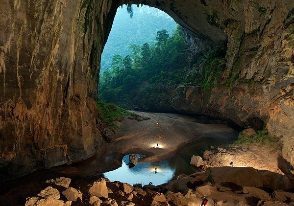 Самая большая пещера в мире Шондонг