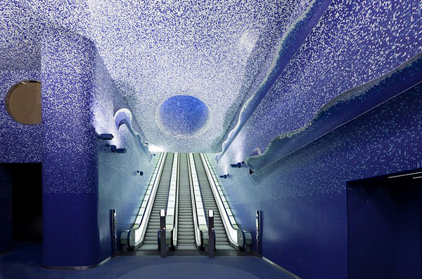 Станция метро Толедо в Неаполе