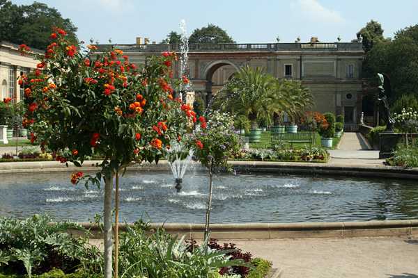 Дворец и парк Сан-Суси в Потсдаме