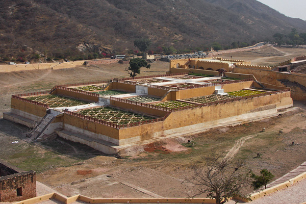 Форт Амбер в пригороде Джайпура