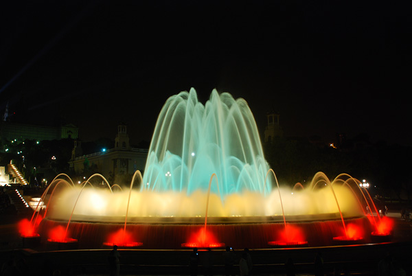 Магический фонтан Монжуик в Барселоне