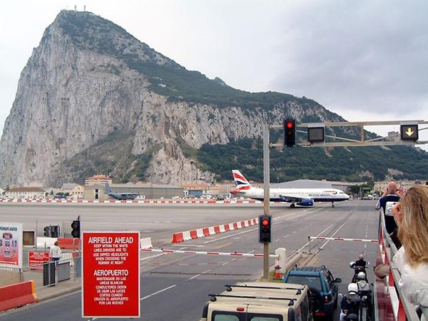 Гибралтарский аэропорт Норт Фронт 